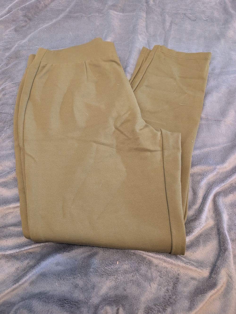 DKNY Olive-Style Women's Jogger Pants in Khaki Green